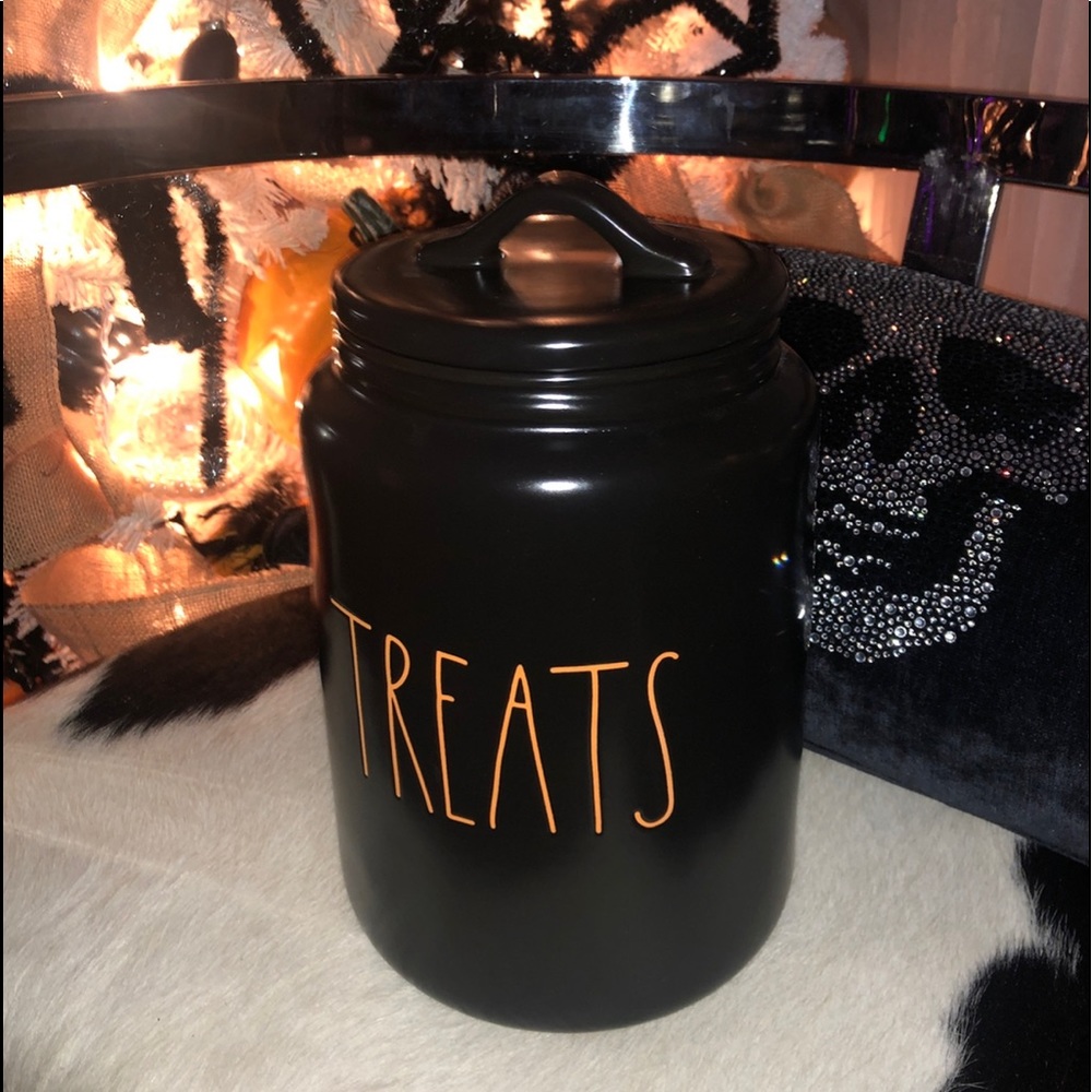 Treats Rae Dunn Halloween 🎃 Canister